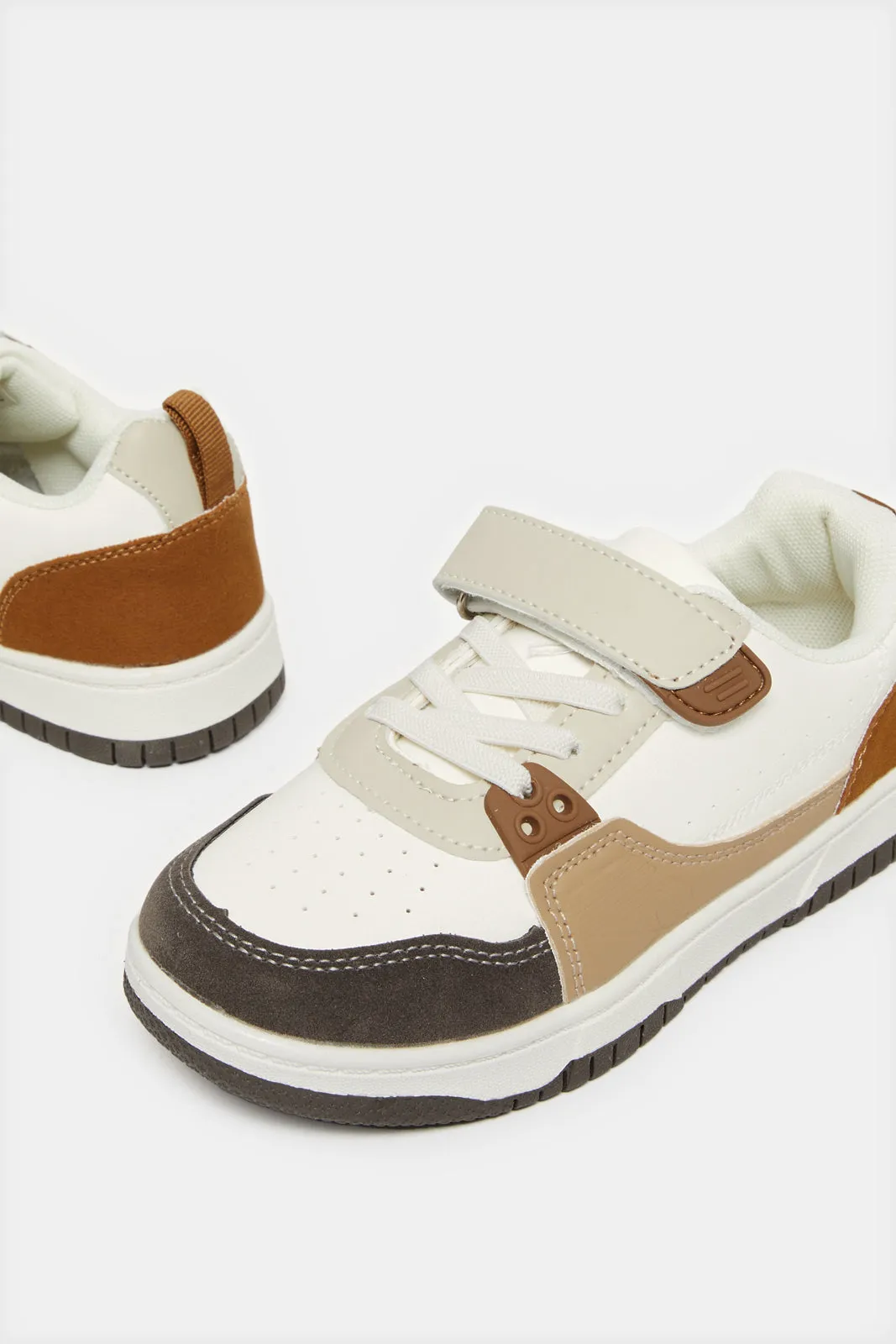 Boys White Color Block Skate Shoes