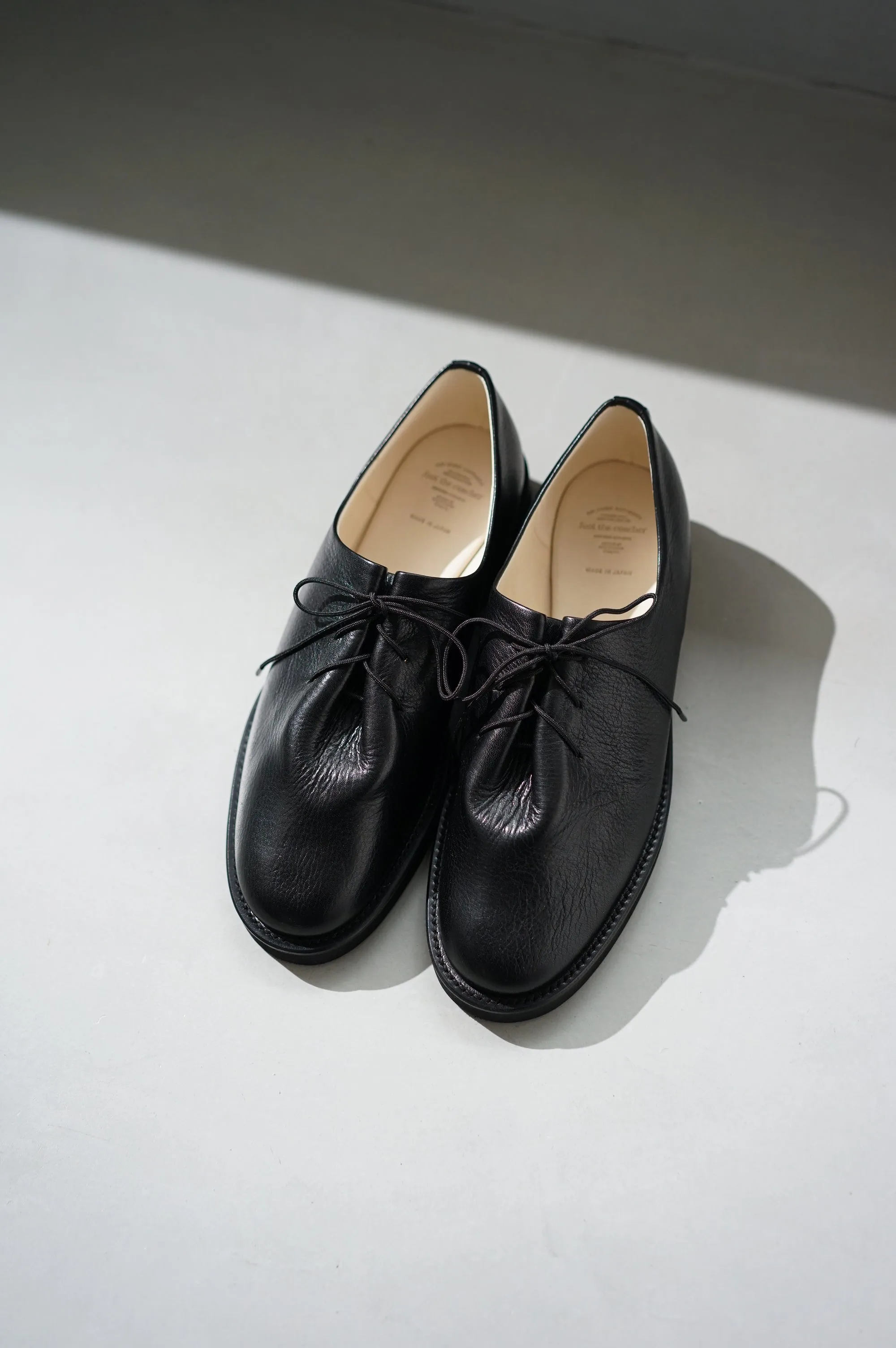 foot the coacher / ONE-PIECE SHOES(HANDNESS)