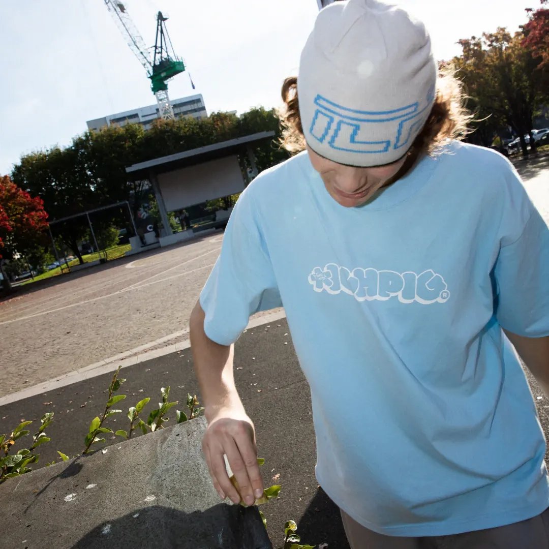 ICHPIG THROWIE TEE SKY BLUE