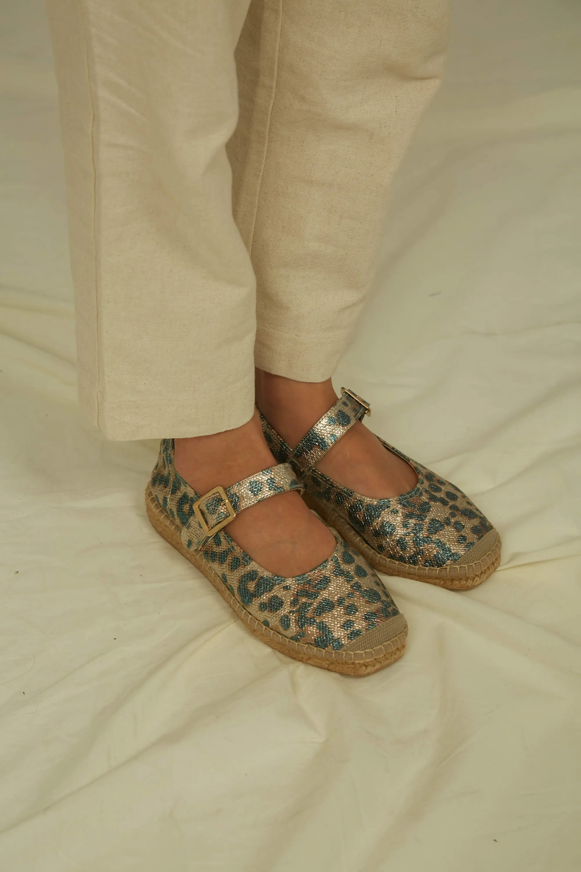 Leopard Vegan Recycled Linen & Jute Manoletinas | Multi