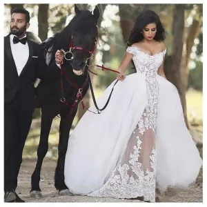 Luxury African Wedding Dresses Classical Ball Gown Lace Appliques Wedding Dress with Detachable Train Elegant Formal Bride Dress