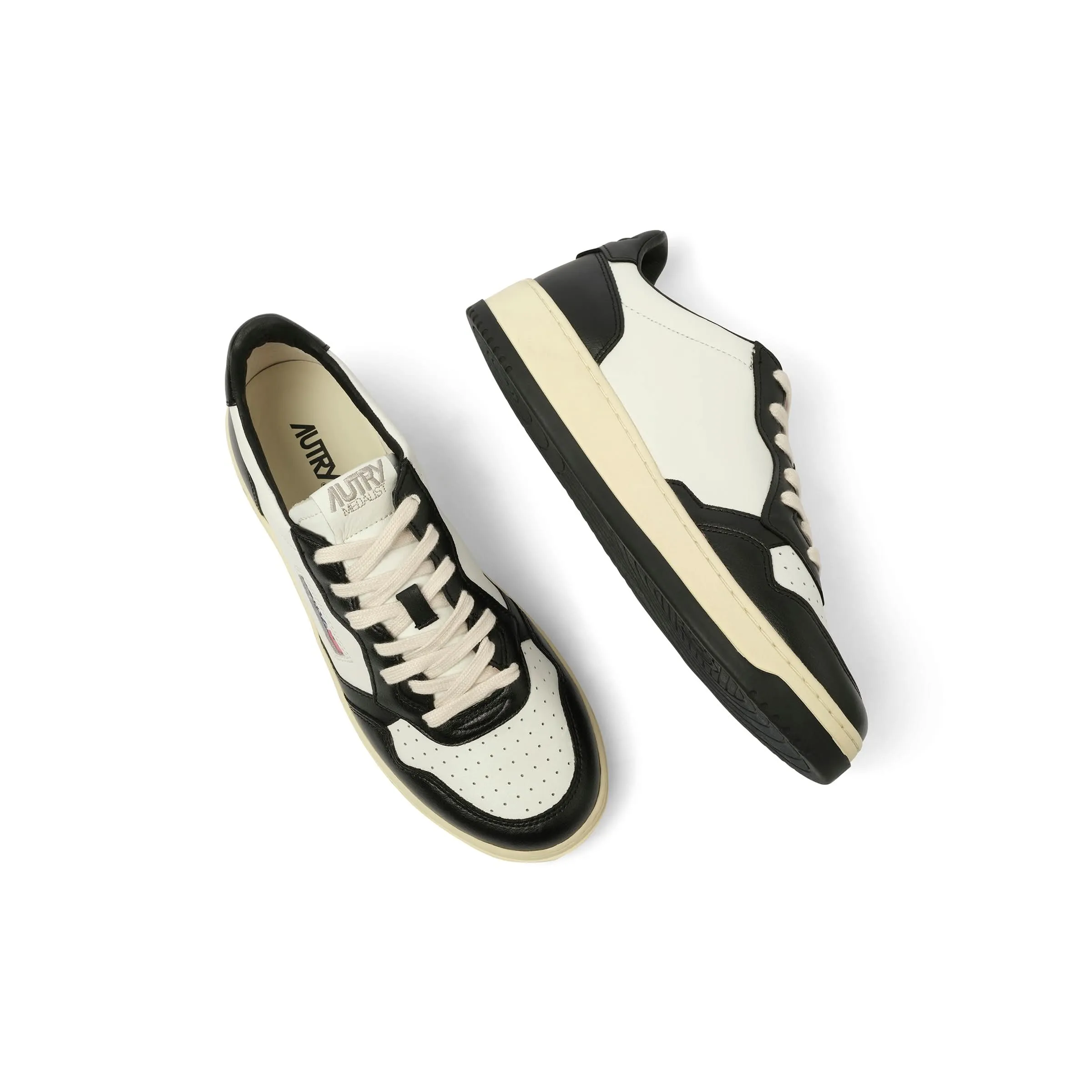 Medalist Low Game Set Bicolour Sneakers in White/Black