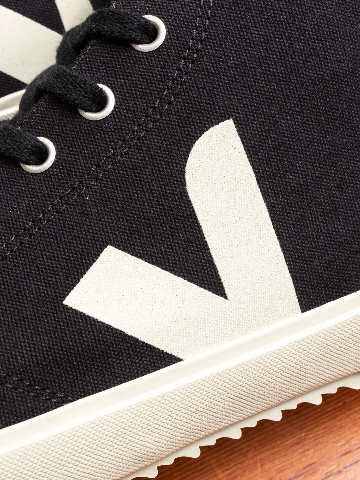 Nova HT Canvas Sneaker in Black Pierre