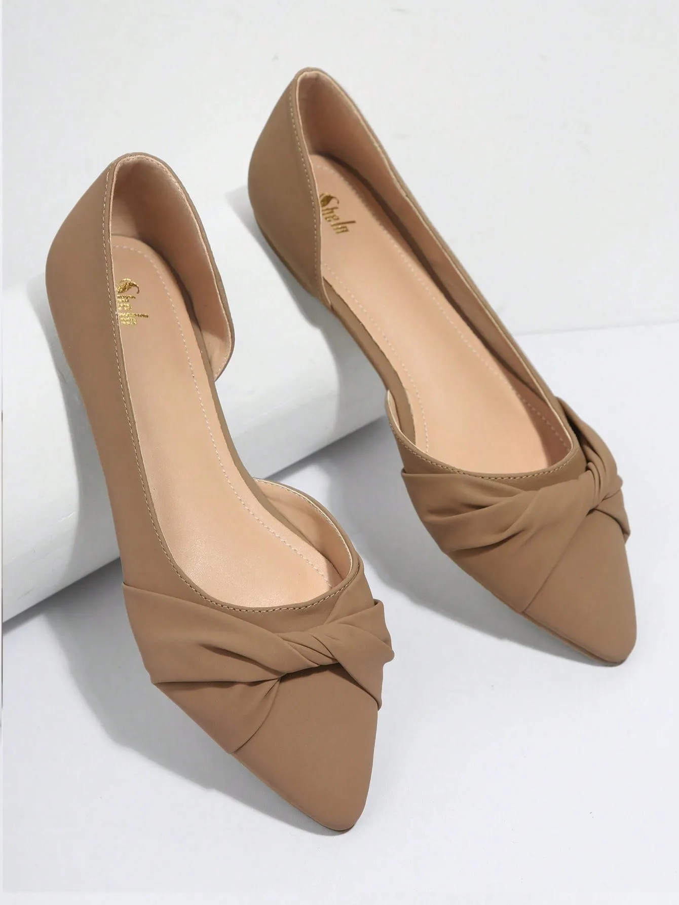 Pointy Toe Front Knot Flats