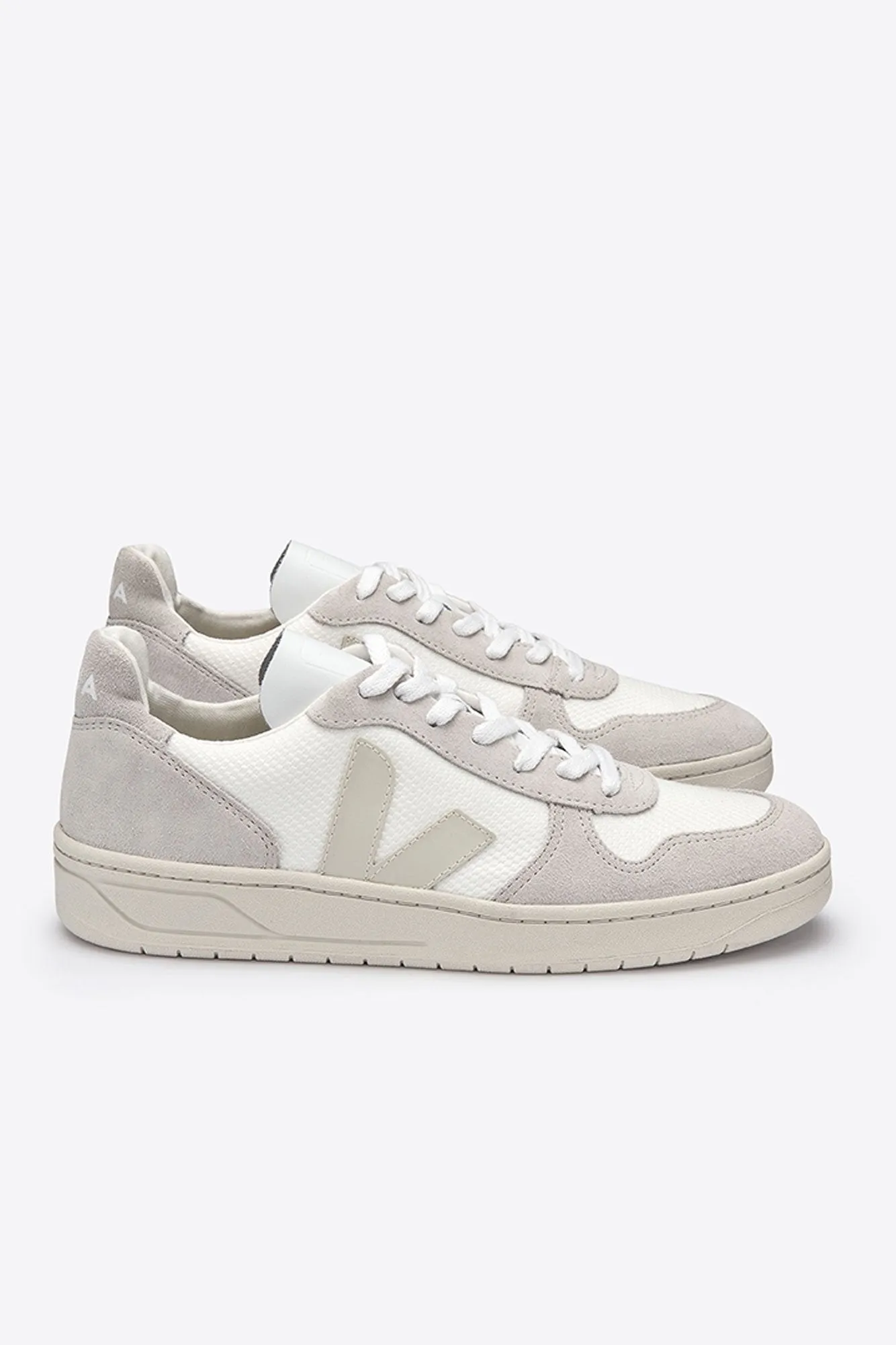 Veja V10 B-Mesh Sneaker