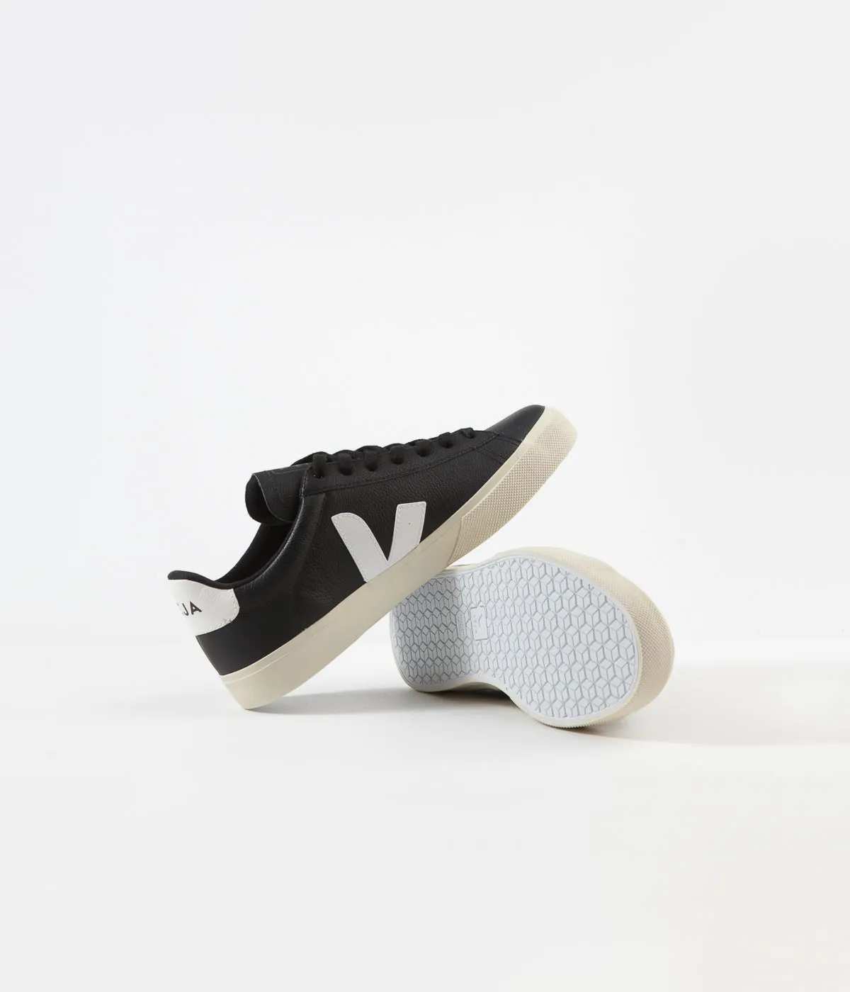 Veja Womens Campo ChromeFree Shoes - Black / White