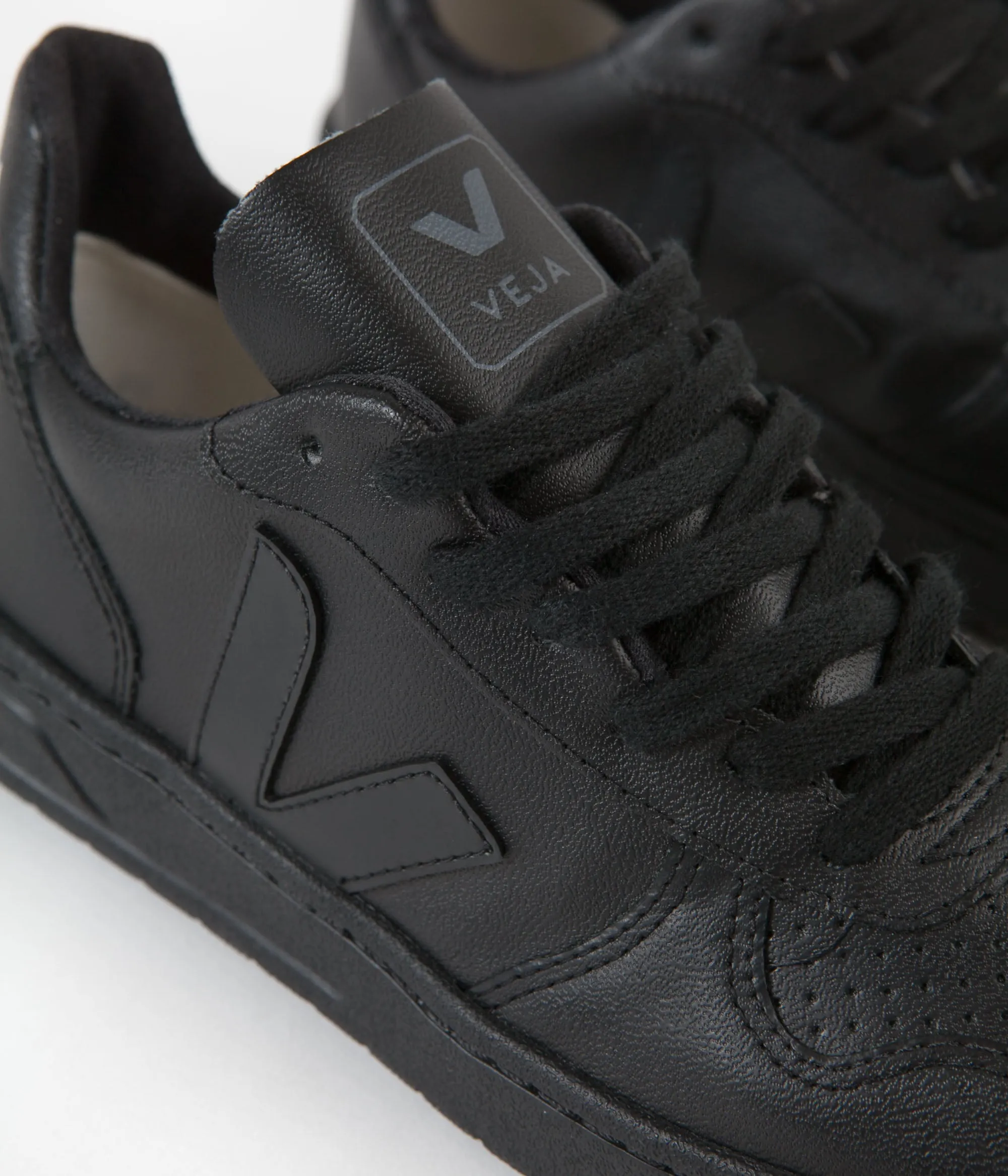 Veja Womens V-10 CWL Shoes - Black / Black Sole