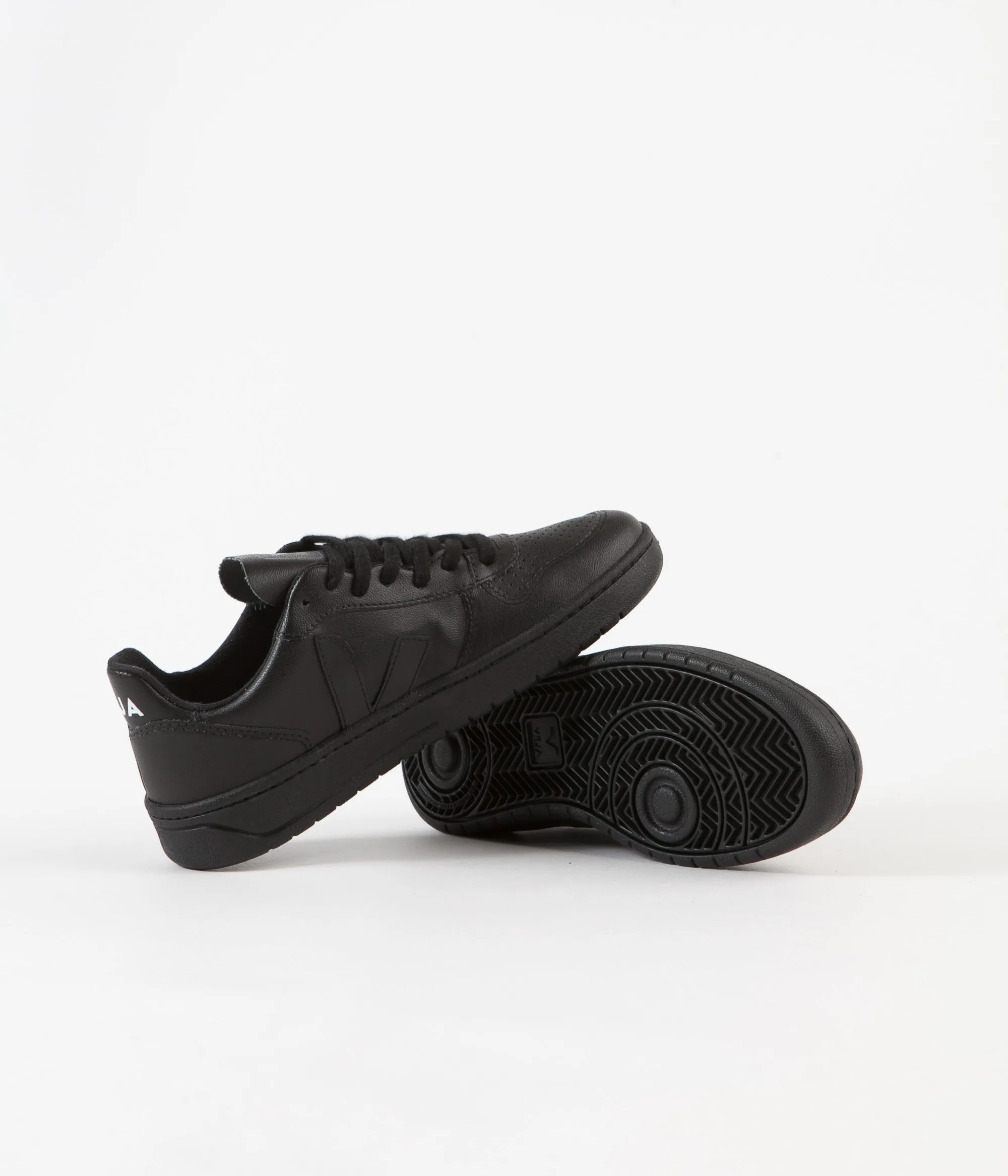 Veja Womens V-10 CWL Shoes - Black / Black Sole