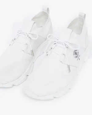 WHITE VENTURE FIT ATHLETIC SNEAKERS